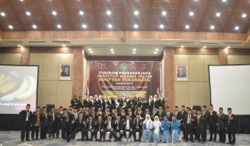 IAI Diniyyah Pekanbaru Gelar Yudisium Pascasarjana Angkatan ke-2, Lepas 53 Lulusan Terbaik
